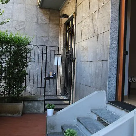 Pluto House Апартаменты Милан