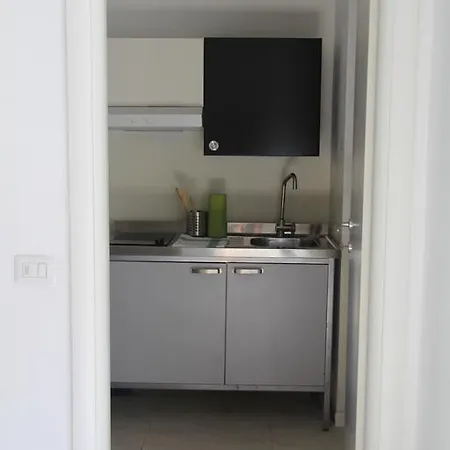 Pluto House Апартаменты *