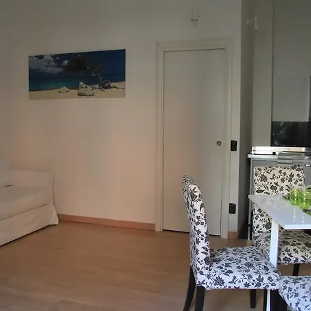 Pluto House Апартаменты *